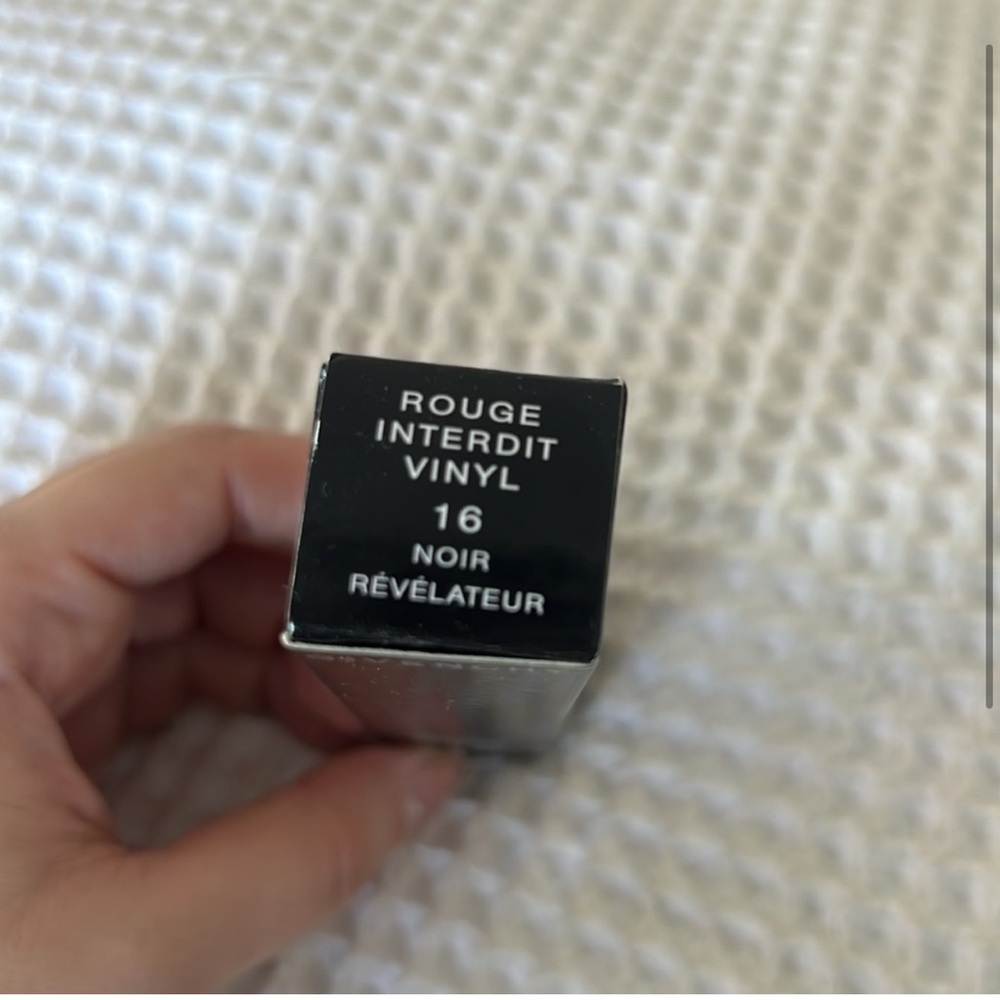 Givenchy Rouge Interdit Vinyl Lipstick - Noir Révélateur - Picture 2 of 5